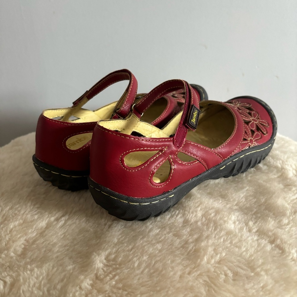 Jambu Vegan leather Red Wildflower Mary Jane sandal, size 8.5